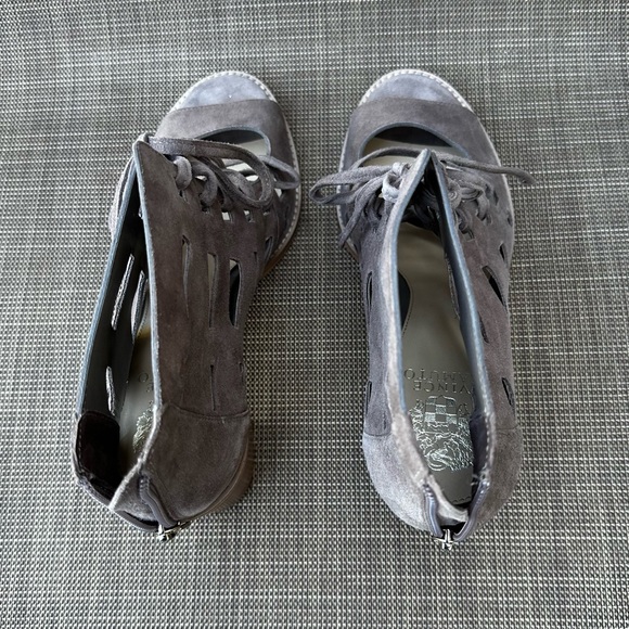 EUC Vince Camuto Tressa Taupe open toe perforated booties size 10.5 - Picture 6 of 10